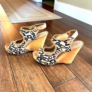 Sam Edelman Leopard Print wedge sandal, size 9